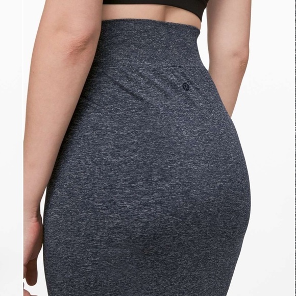 lululemon Boulevard Bliss Skirt True Navy White - Picture 4 of 13